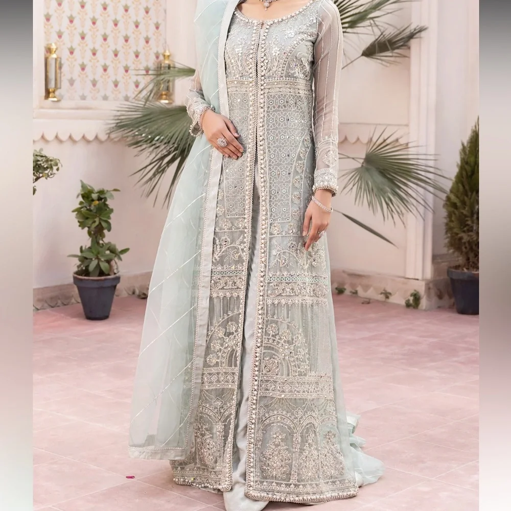 Pakistani brand MaryumnMaria formal wear outfit - Picture 1 of 5